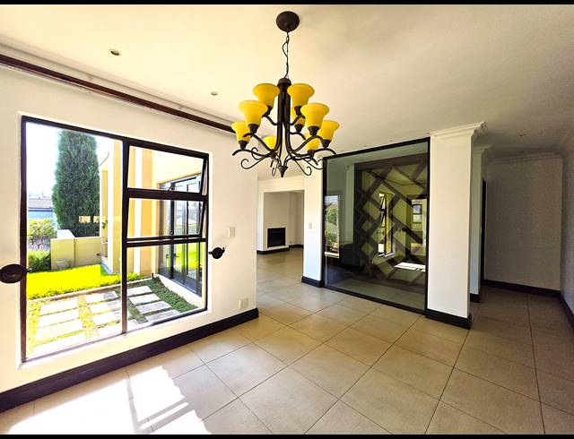 5 BEDROOM GOLF ESTATE FOR SALE IN BLUE VALLEY GOLF ESTATE